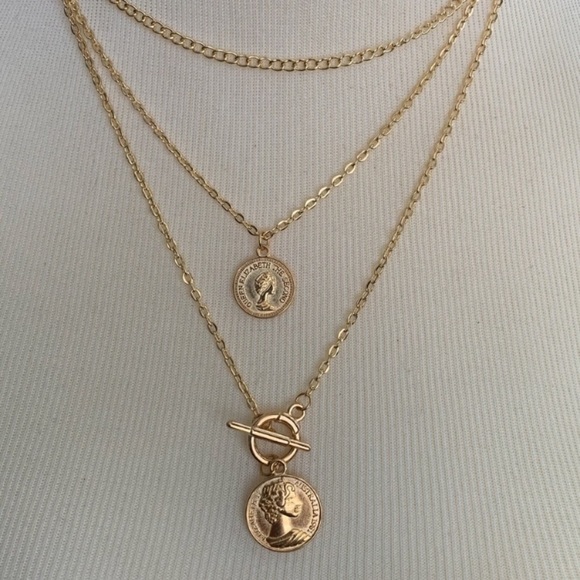 LAST! BEST SELLER! Gold layered pendant choker - Picture 6 of 7